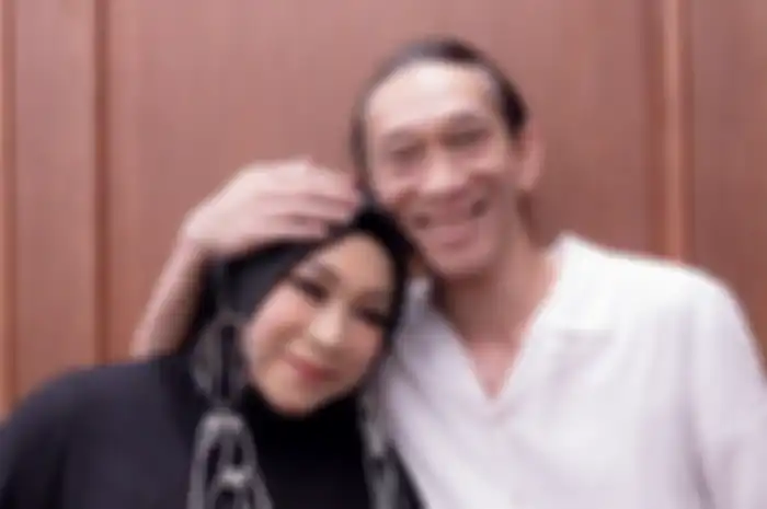 Melly Goeslaw dan Anto Hoed