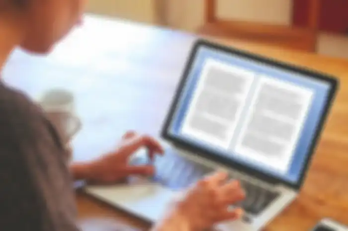 Ilustrasi membuat kesimpulan otomatis di Microsoft Word