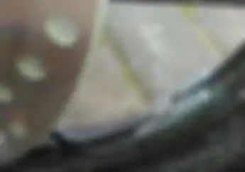 Belum Banyak yang Paham, Ini Fungsi Logam Kecil yang Nempel di Pelek Motor