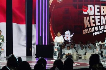 Tiga calon wakil presiden Pilpres 2024 (dari kiri) Mahfud MD, Muhaimin Iskandar, dan Gibran Rakabuming. Minggu, 21 Januari 2024, ketiganya beradu gagasan mengenai isu lingkungan, energi, SDA, agraria dan pangan, serta masyarakat adat dan desa.
