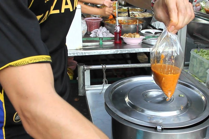 Ingat, jangan pernah gunakan plastik dengan ciri berikut ini untuk membungkus makanan, kalau tidak ingin menginap di rumah sakit.