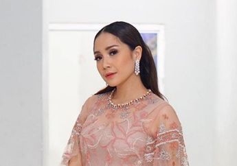 Pergi Meeting Bersama Raffi Ahmad dengan Outer Rp 94 Juta, Nagita Slavina Auto Bikin Netizen Nyebut sambil Ngelus Dada: Buat Beli Susu Beruang Dapat Satu Tronton!