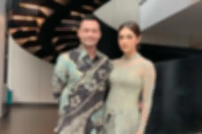 Kebaya yang dikenakan Nabila Syakieb 