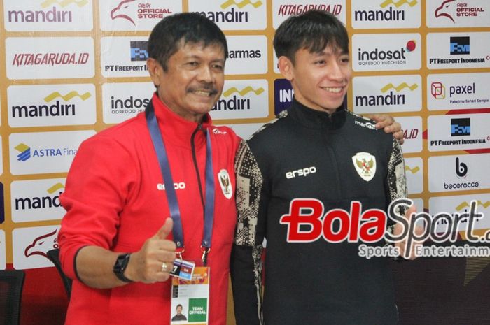 Pelatih timnas U-19 Indonesia, Indra Sjafri di konferensi pers pacalaga melawan Filipina di Stadion Gelora Bung Tomo, Rabu (17/7/2024).