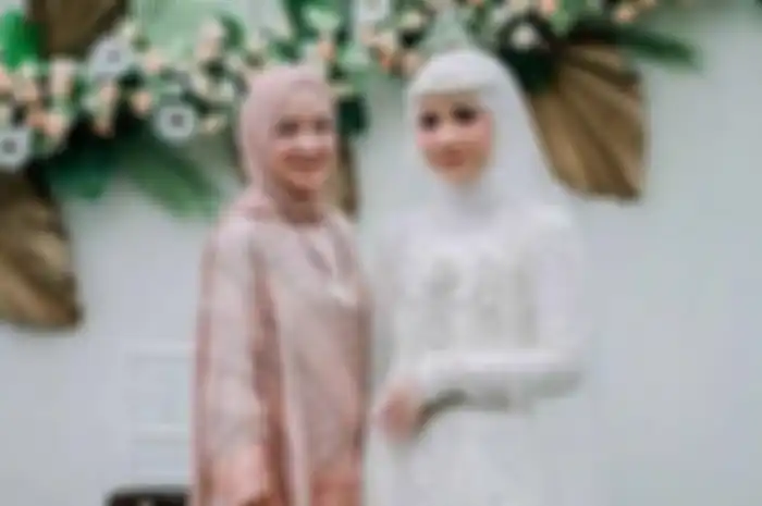 Penamilan terbaru Nissa Sabyan saat kondangan dengan perut buncit yang bikin salfok
