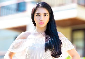 Tanpa Swimsuit Seksi, Tampilan Angel Karamoy Pakai Busana Serba Ketat Justru Curi Perhatian