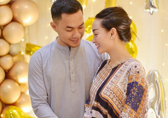 Pamer Perut Buncitnya Setelah Rawat Sang Suami di Rumah Sakit, Zaskia Gotik: Nggak Sabar Ketemu Kamu!