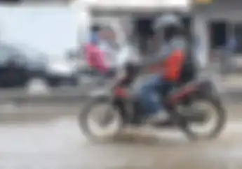 Naik Motor saat Hujan Bukan Cuma Nyawa yang Terancam, Beberapa Komponen Ini Juga Rawan Jebol
