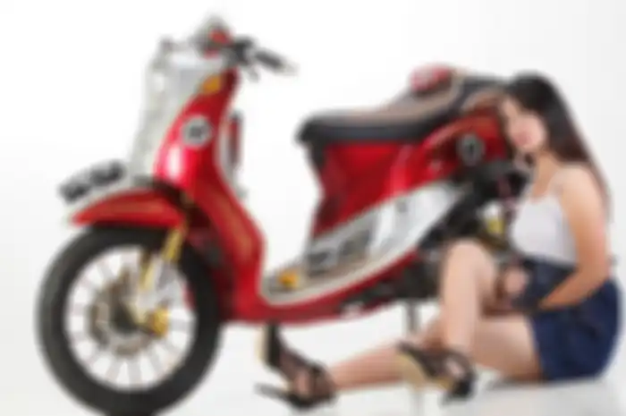 Dara manis ini biasa disapa Sysil.