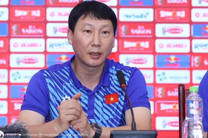 Pelatih Timnas Vietnam, Kim Sang-sik, ingin menerapkan gaya bermain Philippe Troussier dengan pemain favorit Park Hang-seo.