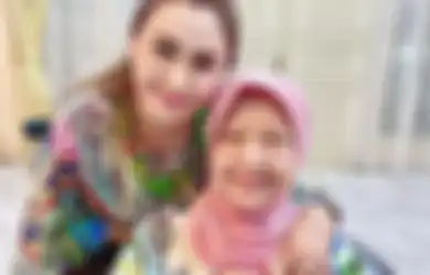 Ceritakan Detik-detik Kondisi Ibunya Terus Menurun, Nia Zulkarnaen Akui Dapat Firasat Buruk hingga Lakukan Hal Ini pada Mieke Wijaya 