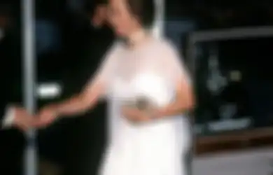 Menawan dengan Dress Putih, Nostalgia Penampilan Classy Princess Anne, Anak Queen Elizabeth II, Yuk!