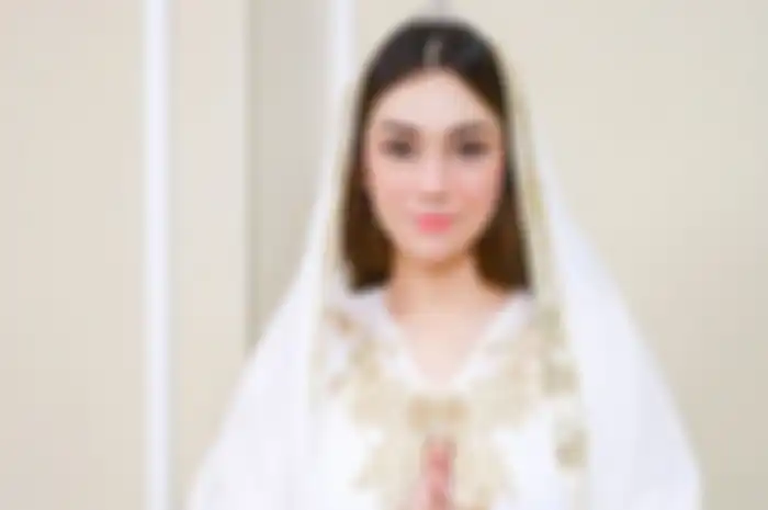 Celine Evangelista salat subuh