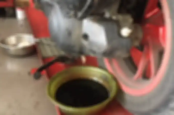 Oli motor harus diganti tiap 2.500-3.000 km