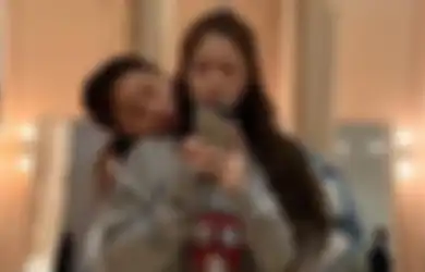 Besties! Jung Ho Yeon Cerita Awal Persahabatannya dengan Jennie BLACKPINK